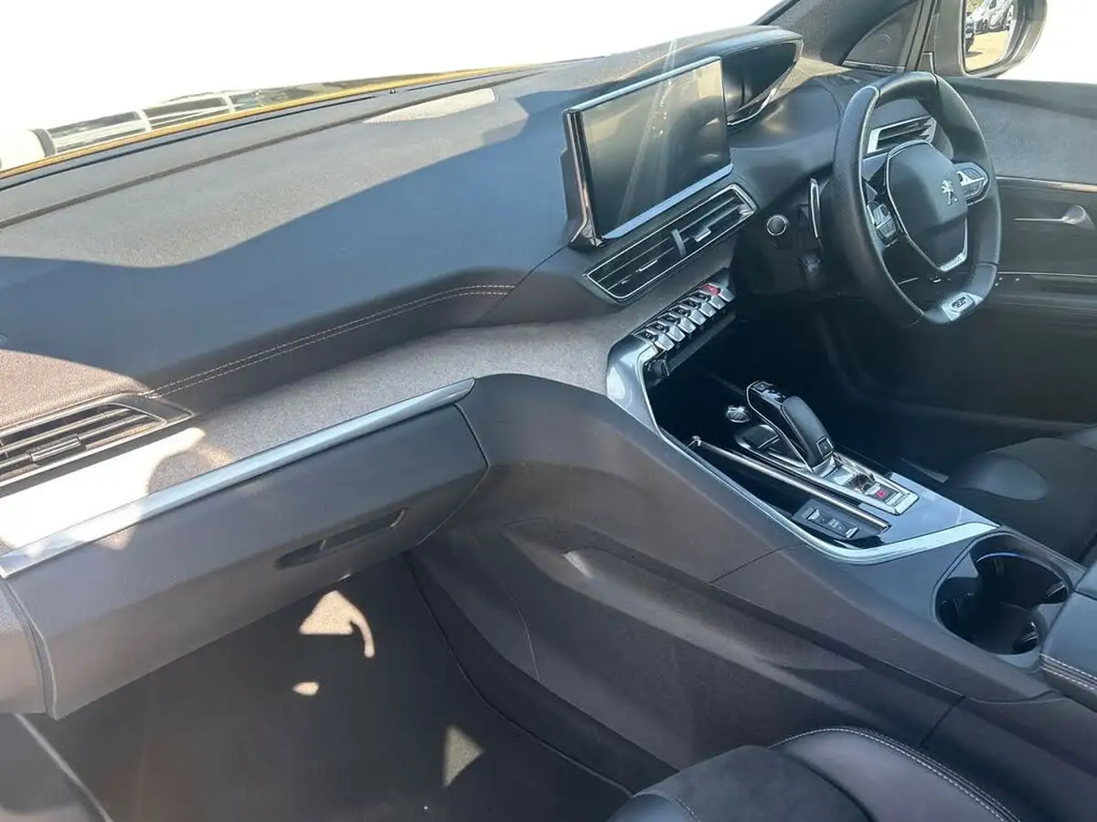 2021-peugeot-3008-suv-12-puretech-gt-premium-big-5