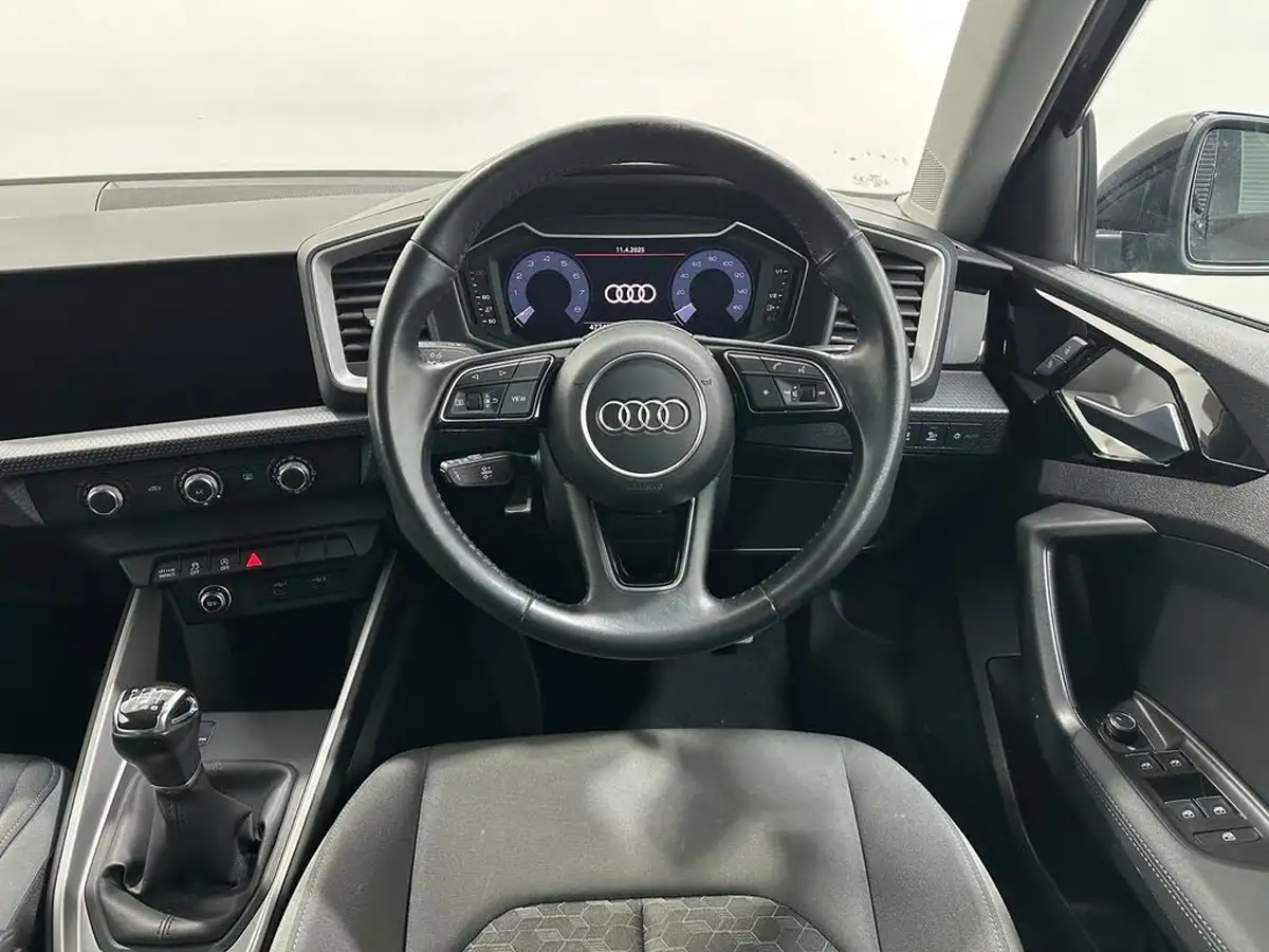 2019-audi-a1-10-30-tfsi-sport-big-10