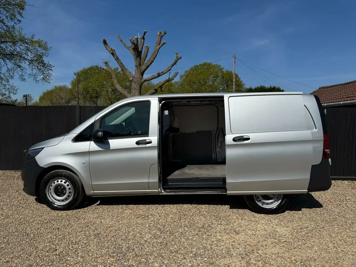 2017-mercedes-benz-vito-16cdi-111cdi-panel-long-big-4