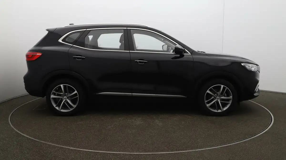 2022-mg-hs-15t-gdi-excite-162ps-big-39