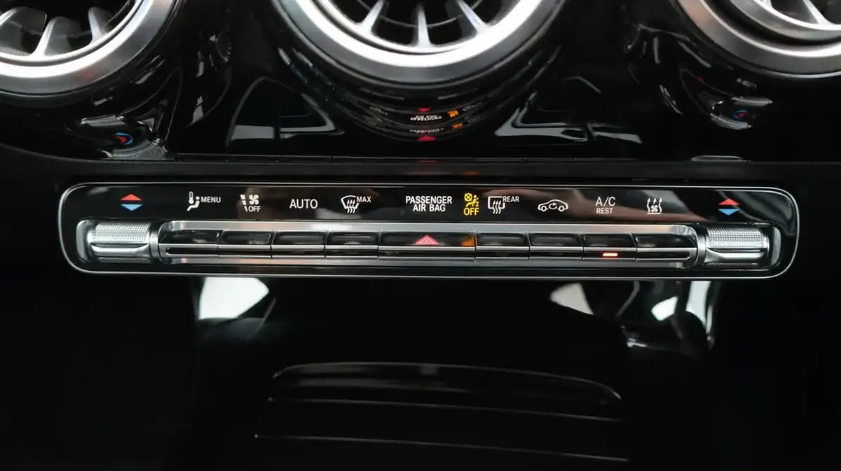 2021-mercedes-benz-a-class-13-a250e-amg-line-premium-plus-saloon-4d-big-12