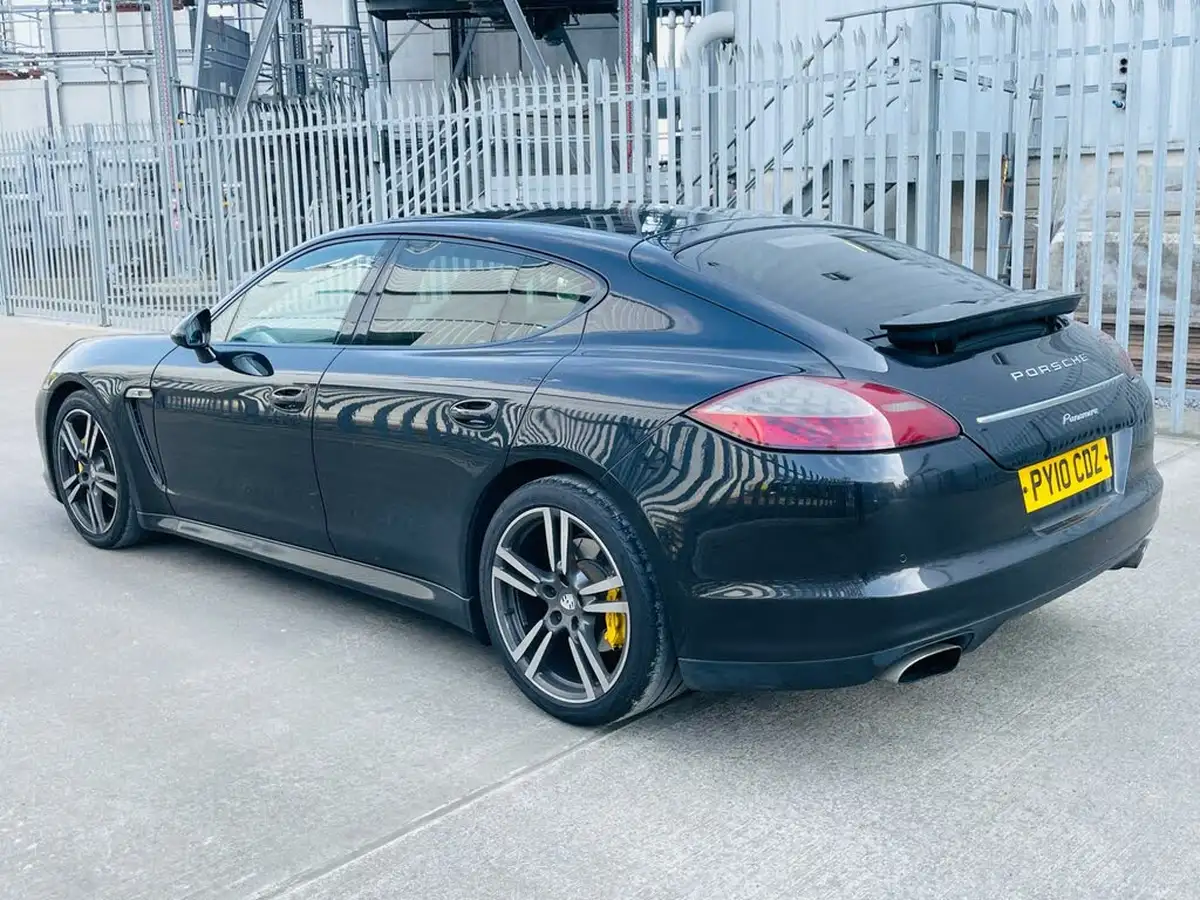 2010-porsche-panamera-36-dct-big-3