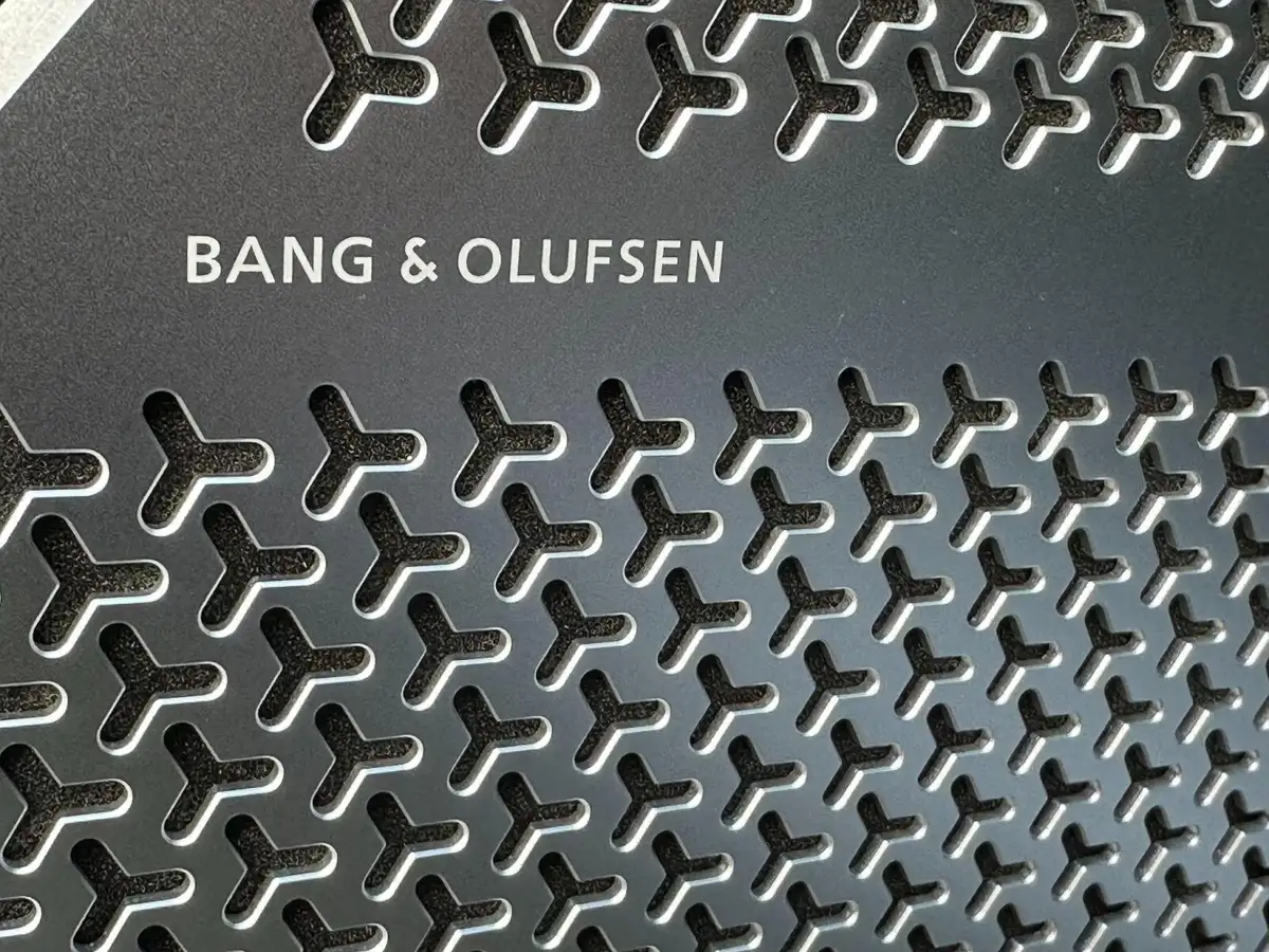 2023-lamborghini-urus-40-no-trim-big-5