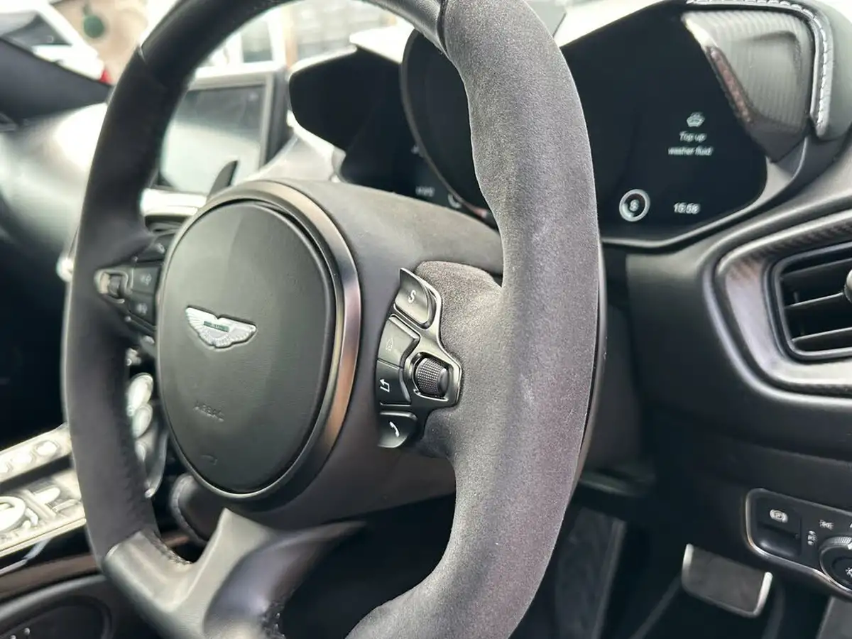 2019-aston-martin-vantage-40-v8-vantage-big-15