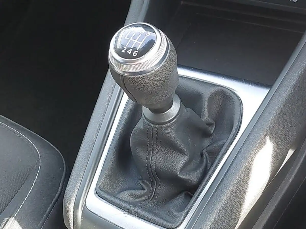 2021-renault-captur-13-tce-iconic-130bhp-big-16