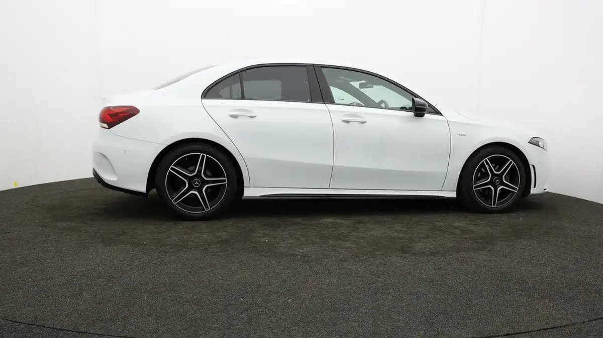 2022-mercedes-benz-a-class-13-a180-amg-line-executive-edition-saloon-4d-7g-dct-big-29