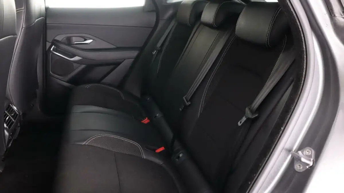 2019-jaguar-e-pace-20-i4d-r-dynamic-150ps-big-15