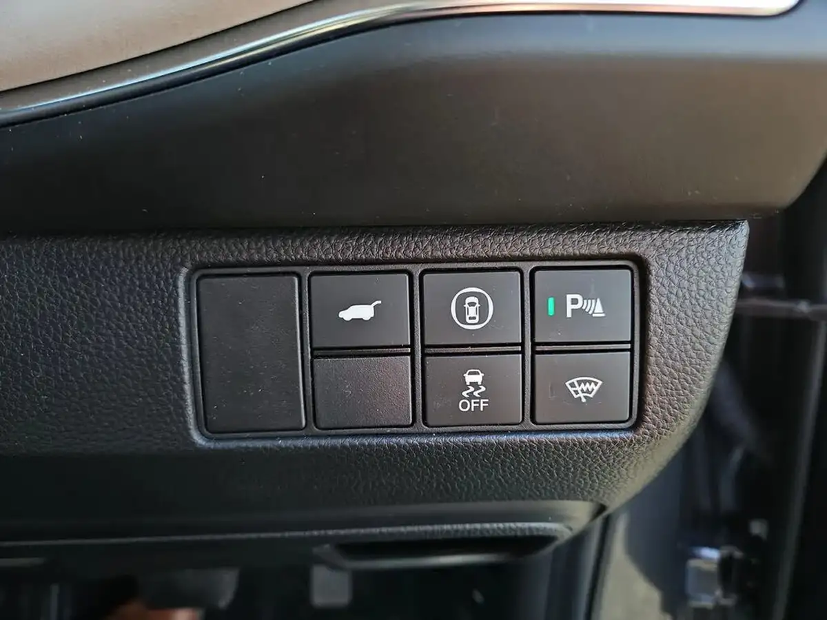 2023-honda-hr-v-15-i-mmd-advance-style-big-23