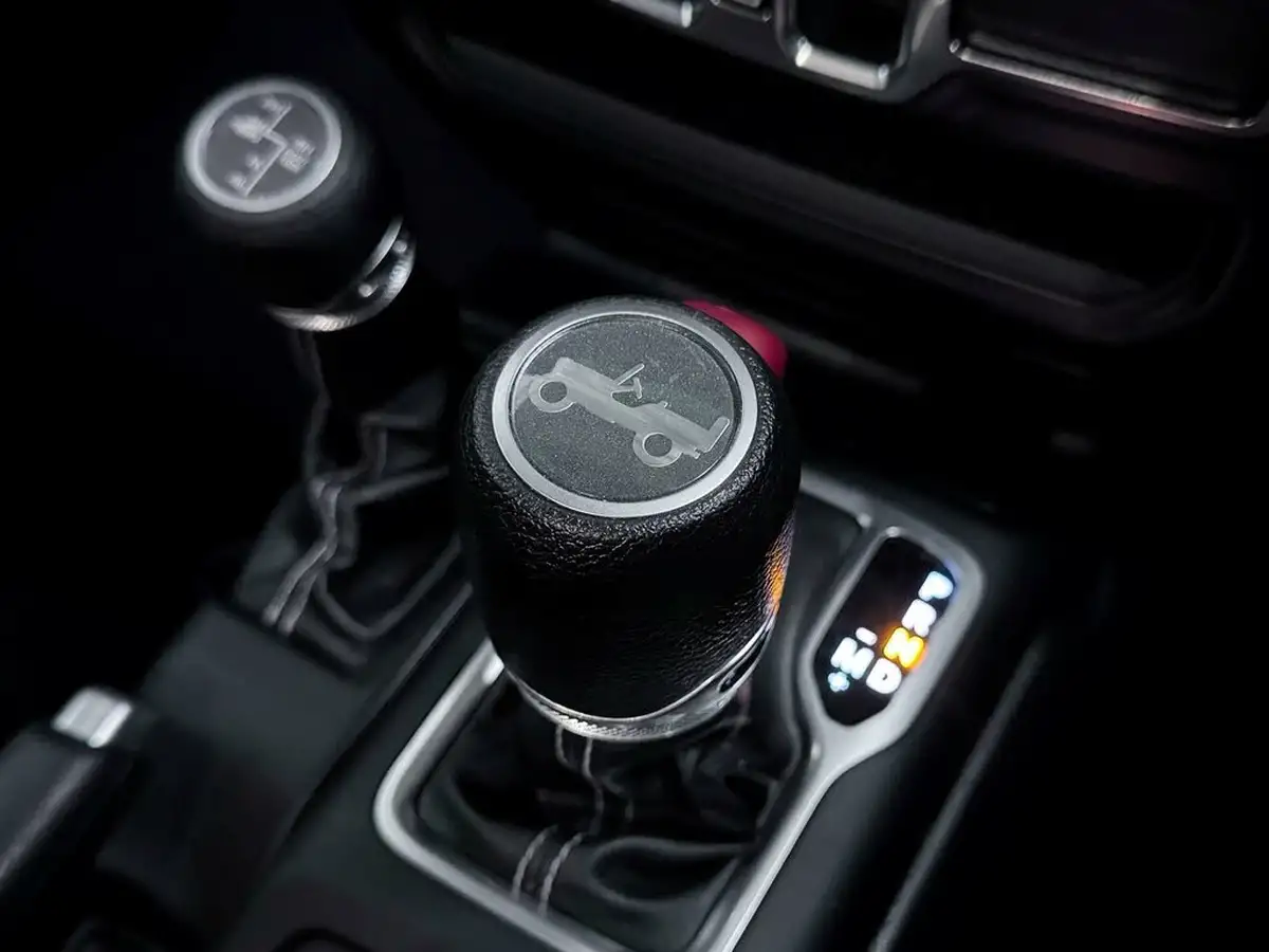 2020-jeep-wrangler-22-multijet-ii-sahara-hard-5d-big-24