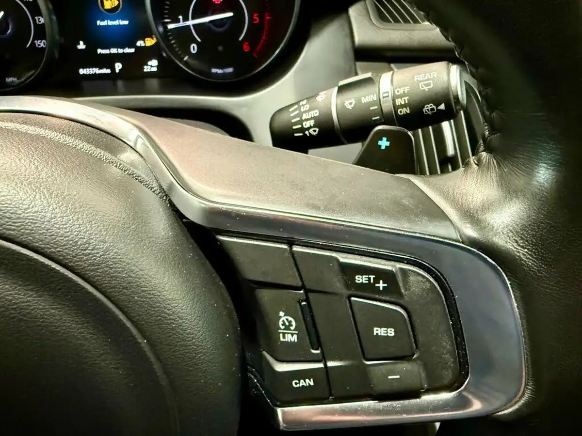 2018-jaguar-e-pace-20-i4d-r-dynamic-s-180ps-awd-ss-auto-big-15