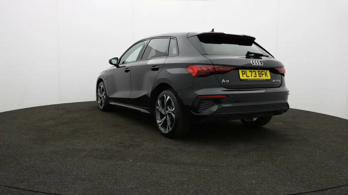 2023-audi-a3-14-45-tfsi-e-s-line-competition-big-77