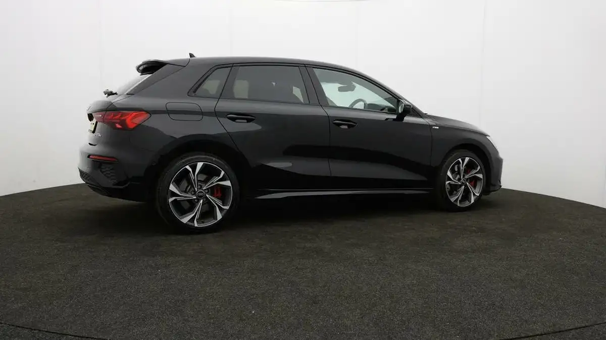 2023-audi-a3-14-45-tfsi-e-s-line-competition-big-25