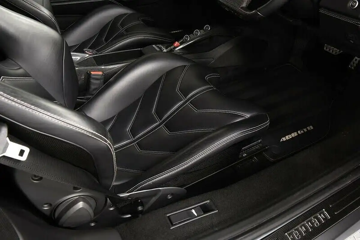 2017-ferrari-488-39-488-gtb-big-11