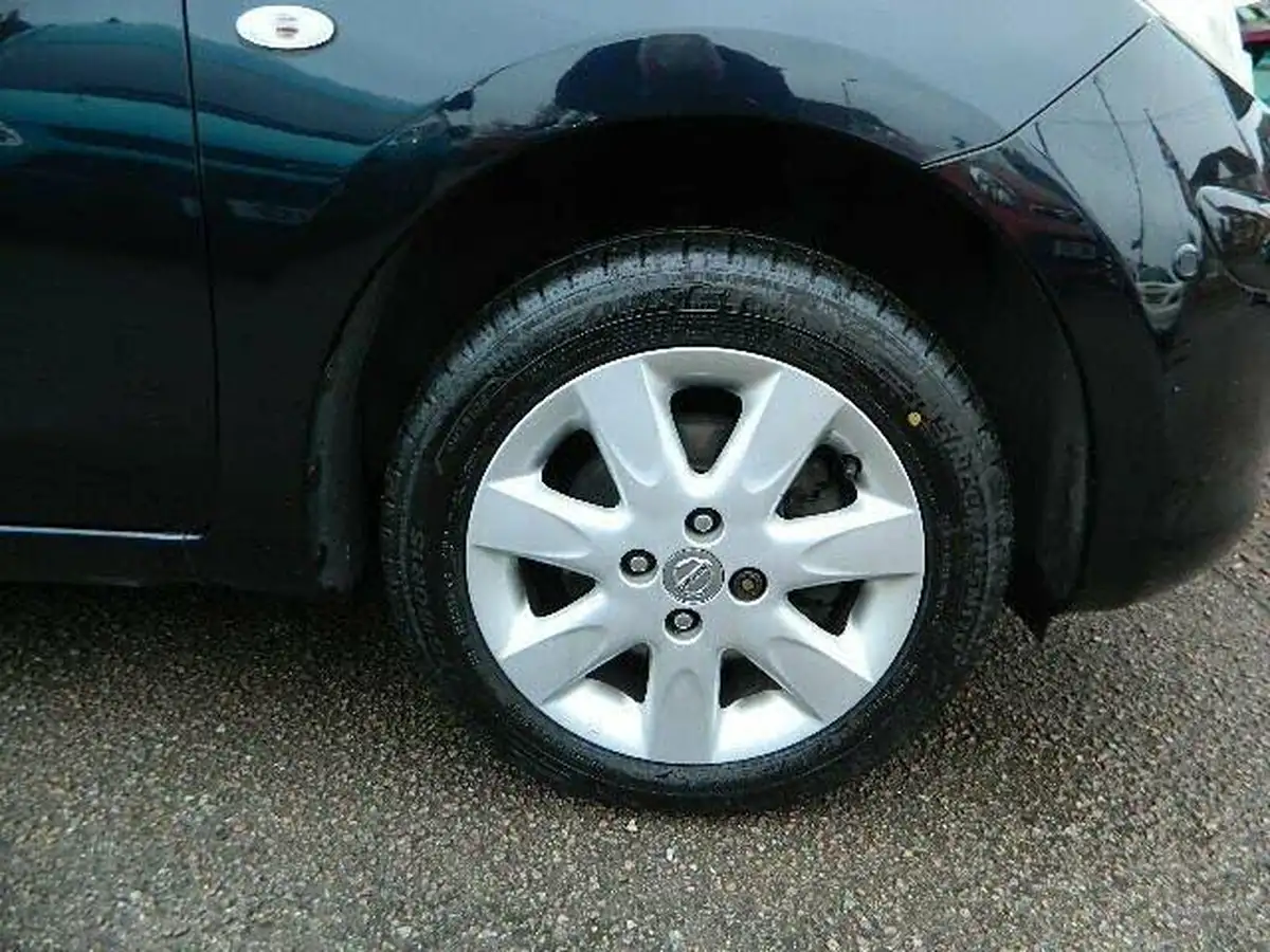 2013-nissan-micra-12-tekna-79bhp-big-17