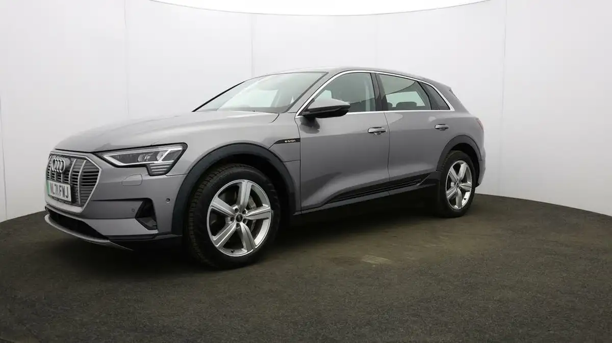 2021-audi-e-tron-50e-technik-station-wagon-big-32