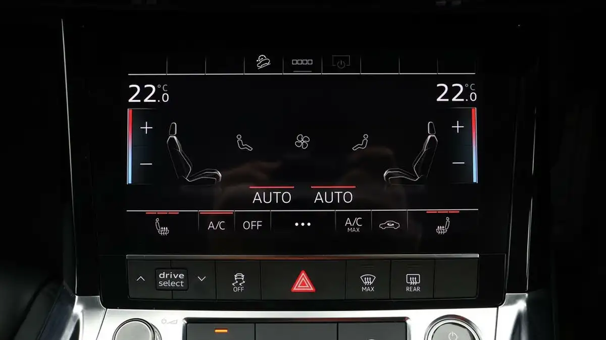 2021-audi-e-tron-50e-technik-station-wagon-big-11