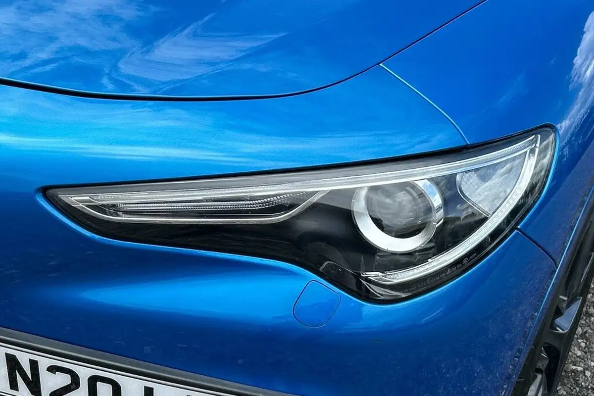 2020-alfa-romeo-stelvio-20-veloce-big-22