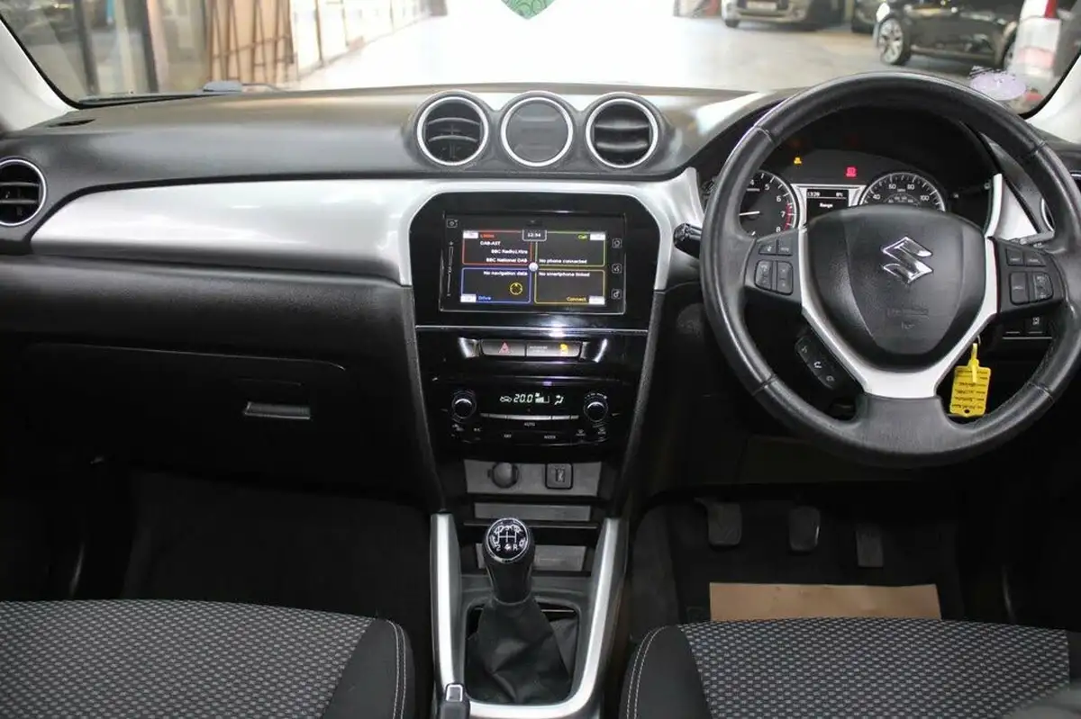 2017-suzuki-vitara-16-sz-t-big-13