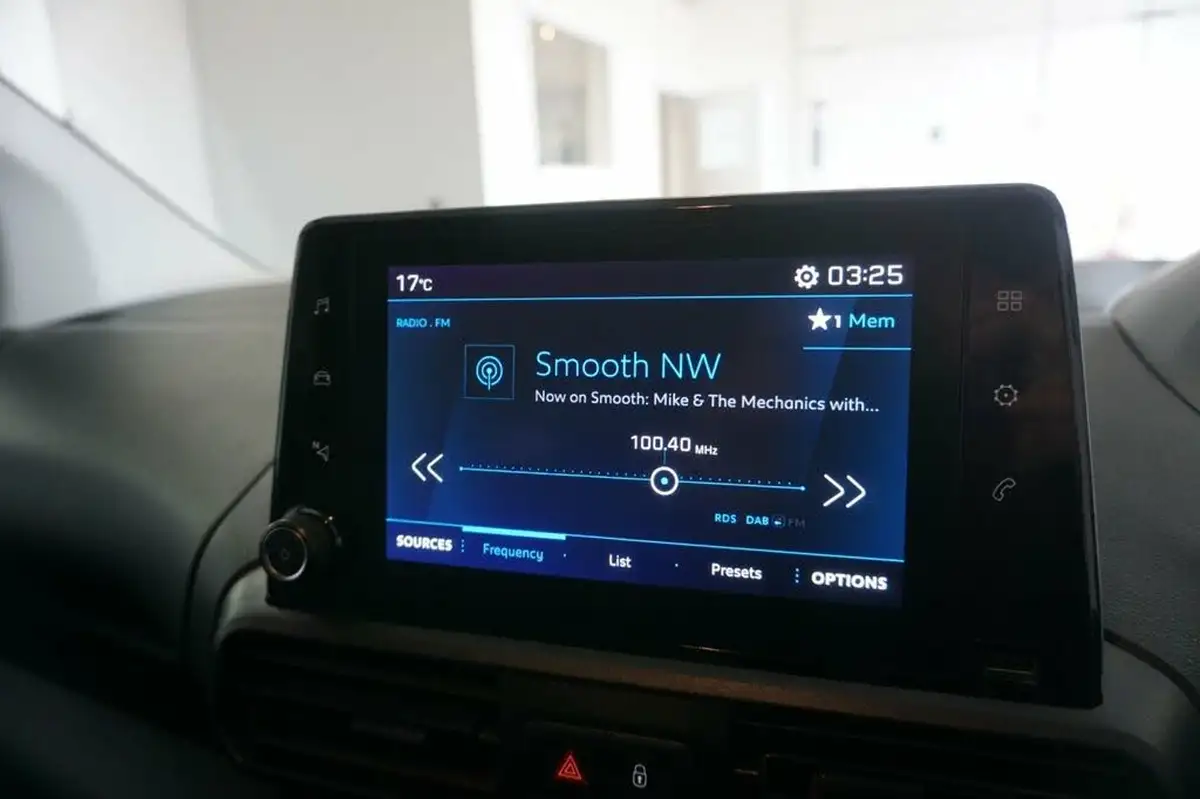 2022-peugeot-partner-15-bluehdi-1000-professional-premium-100pseu6d-ss-big-21