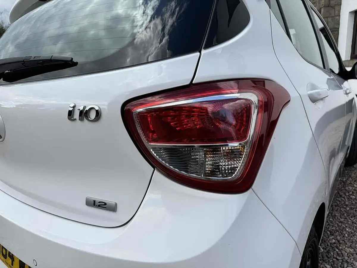 2014-hyundai-i10-12-premium-big-15