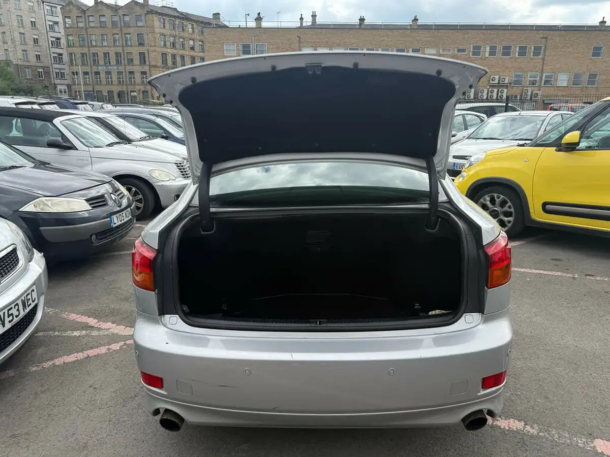 2009-lexus-is-250-25-sr-auto-big-11