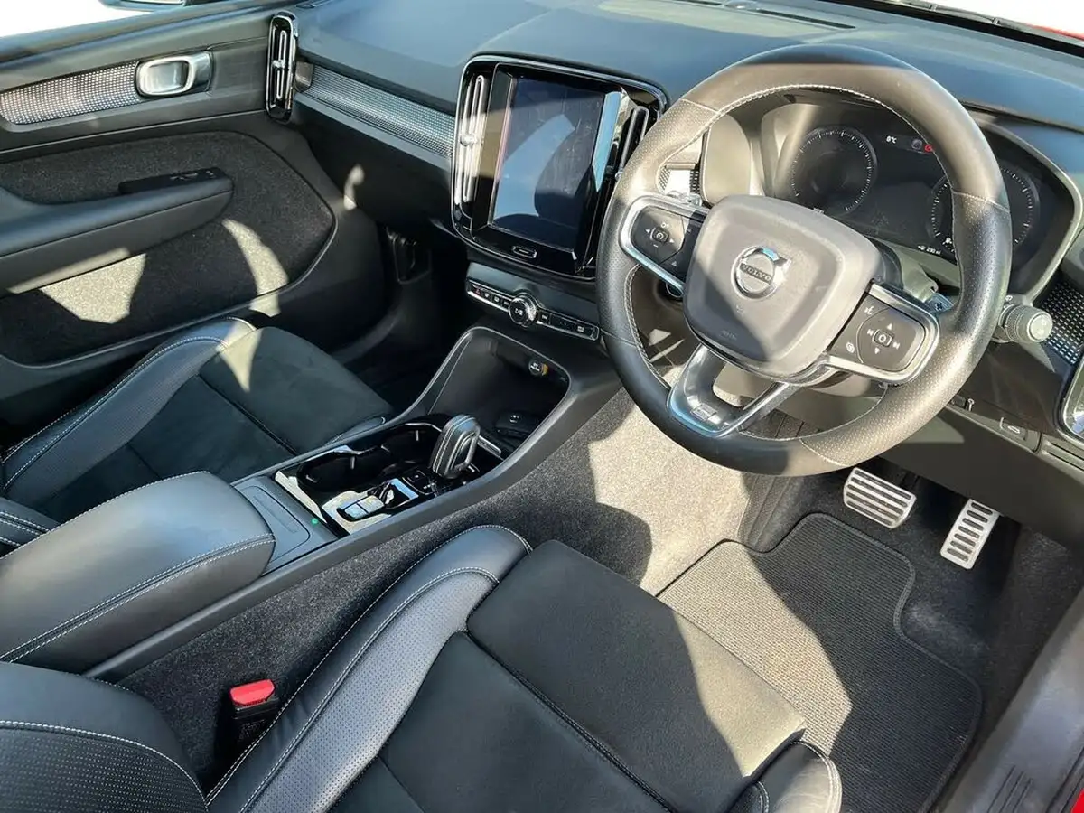 2019-volvo-xc40-20td-d3-r-design-awd-geartronic-big-9