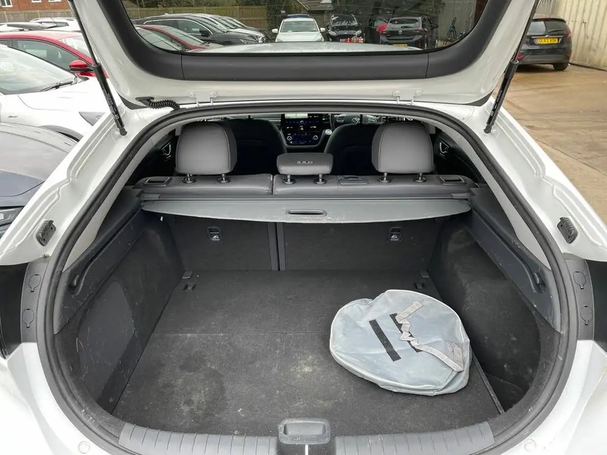 2020-hyundai-ioniq-e-premium-se-electric-100kw-big-11