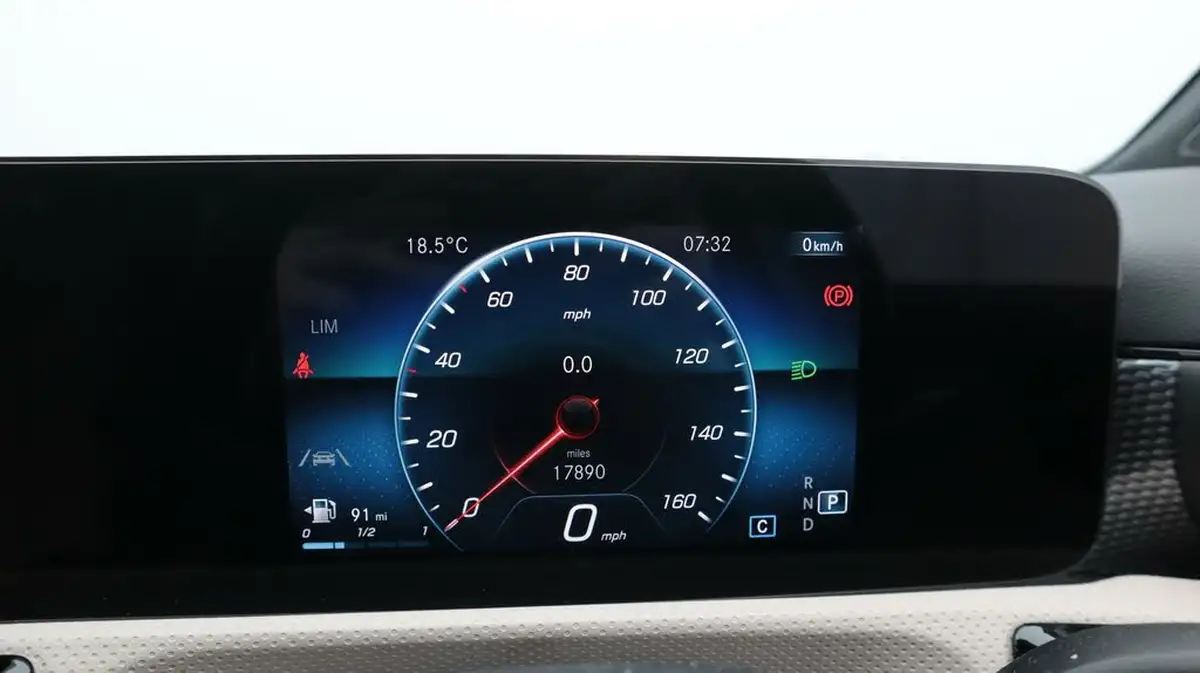 2022-mercedes-benz-a-class-13-a200-sport-executive-edition-saloon-4d-7g-dct-big-10
