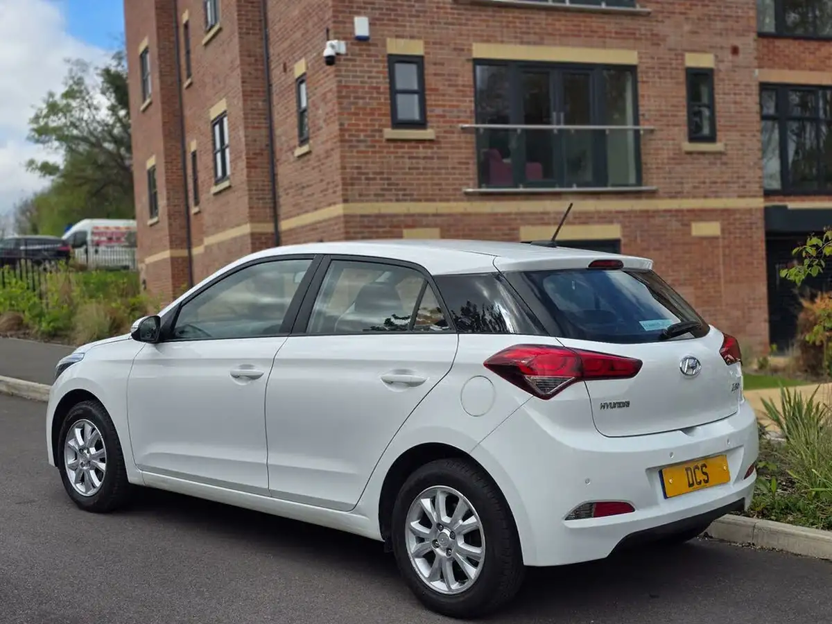 2016-hyundai-i20-12-se-hatchback-5d-big-16