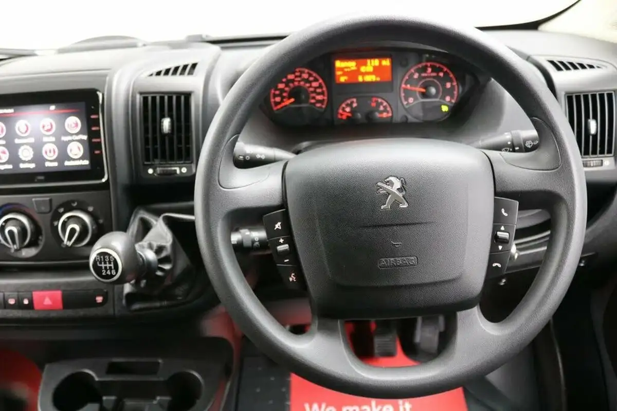 2023-peugeot-boxer-22-bluehdi-professional-premium-435-l4h2-big-30