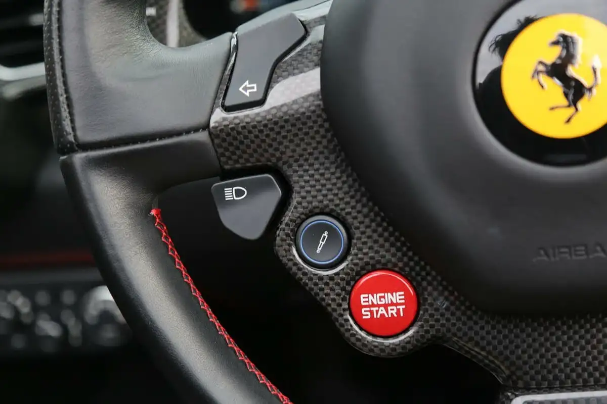 2015-ferrari-458-45-italia-big-27