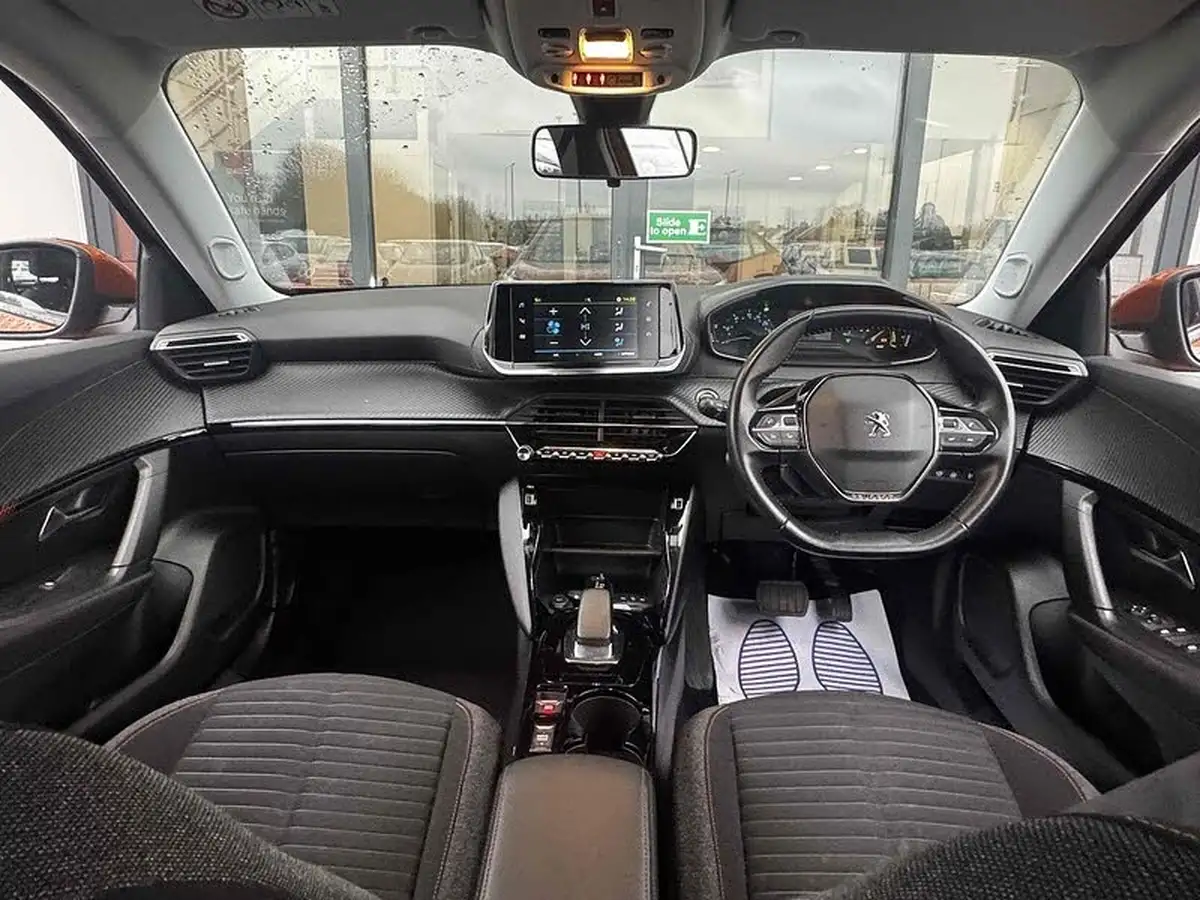 2021-peugeot-2008-suv-e-active-big-12