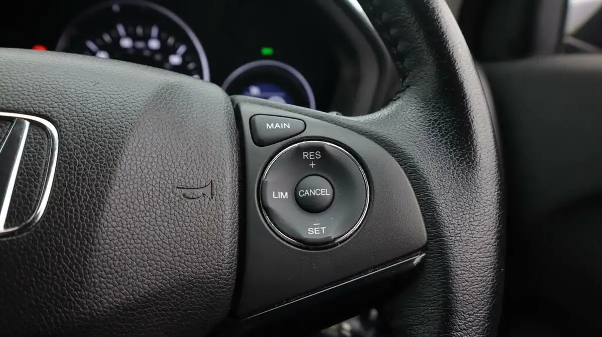 2019-honda-hr-v-15-i-vtec-se-cvt-big-24