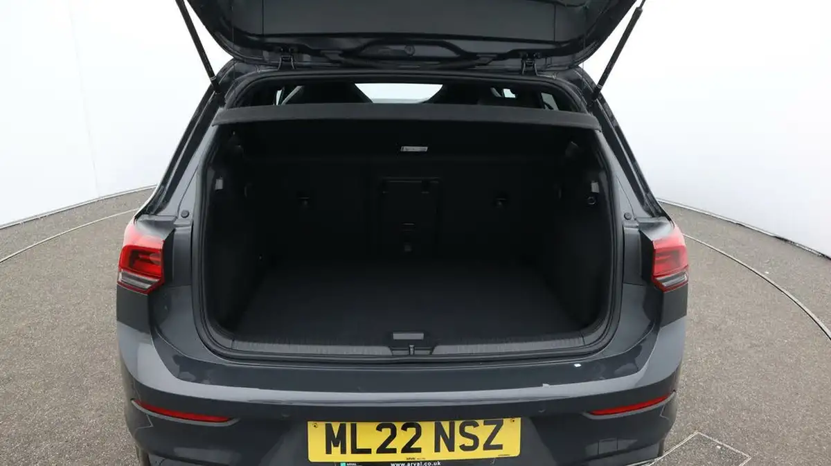 2022-volkswagen-golf-15-tsi-r-line-150ps-hatchback-big-17