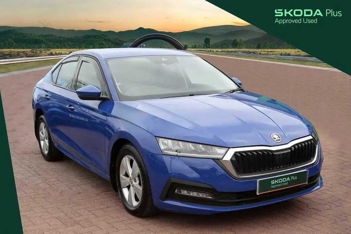 2022-skoda-octavia-10-tsi-se-109ps-hatchback-big-0