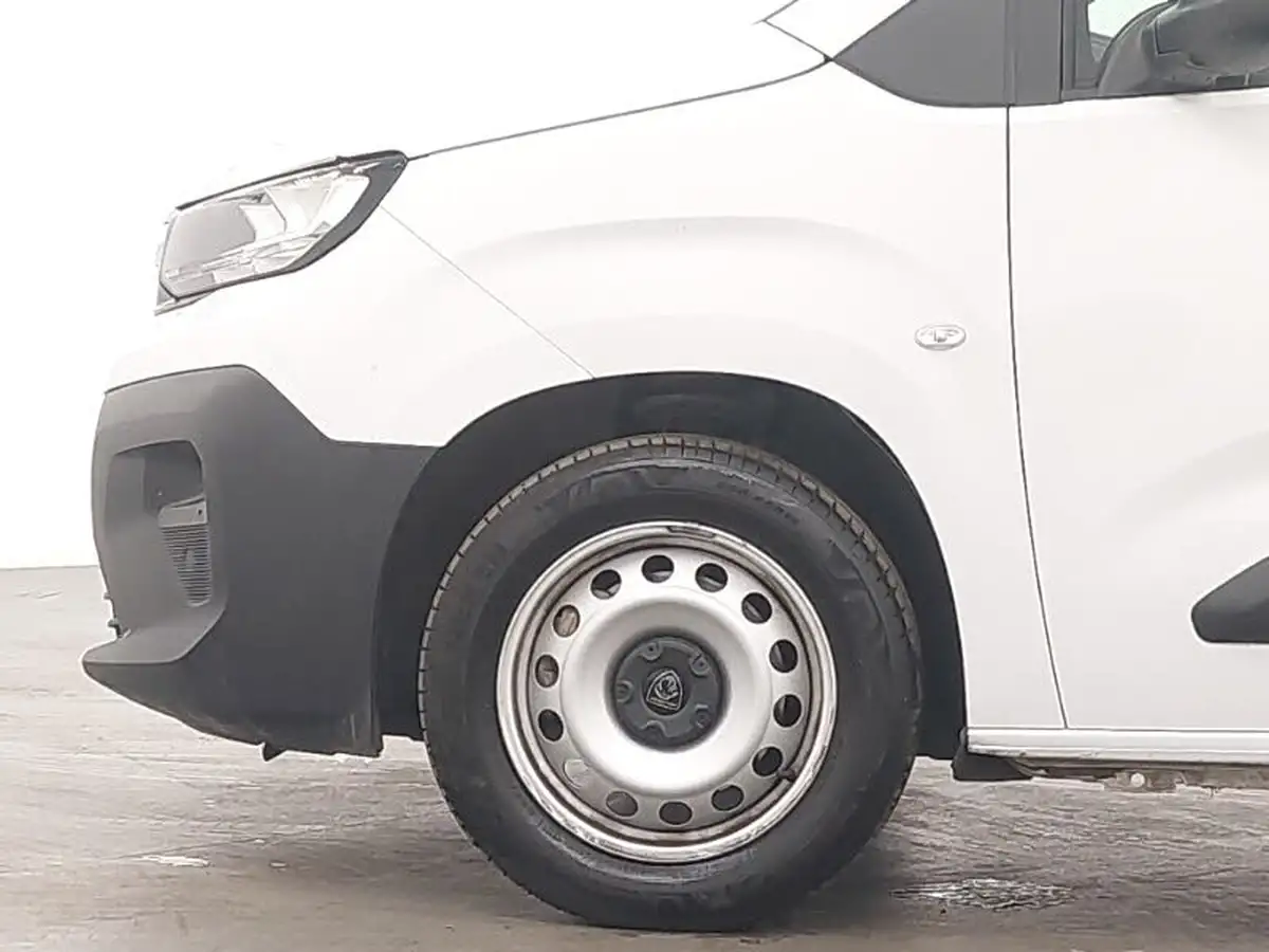 2024-peugeot-partner-15-bluehdi-professional-100pseu6d-big-11