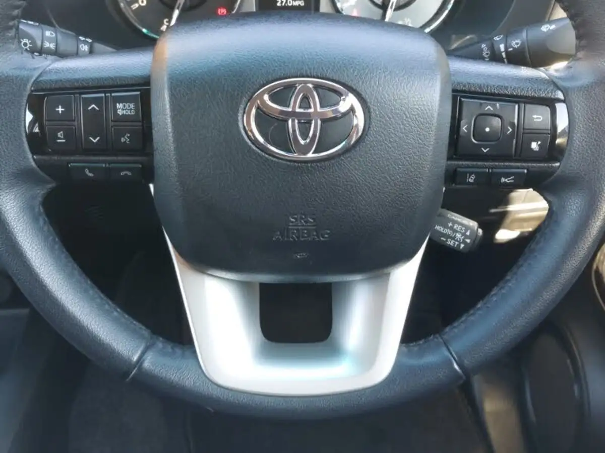 2023-toyota-hi-lux-28d-4d-invincible-2754cc-big-14