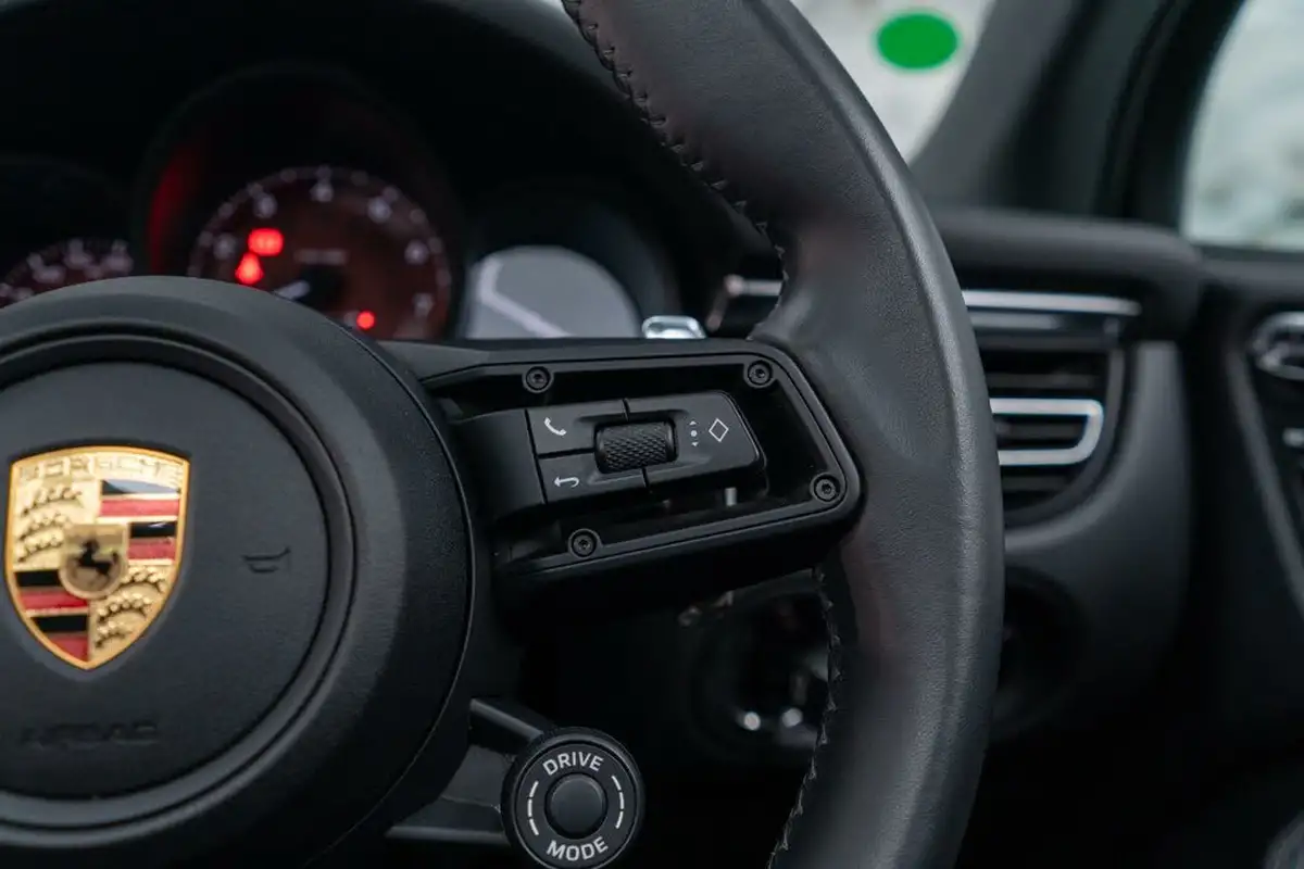 2023-porsche-macan-29-v6-s-big-32