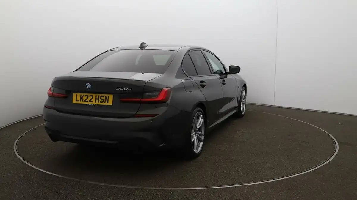 2022-bmw-3-series-20-330e-m-sport-pro-edition-saloon-4d-big-47