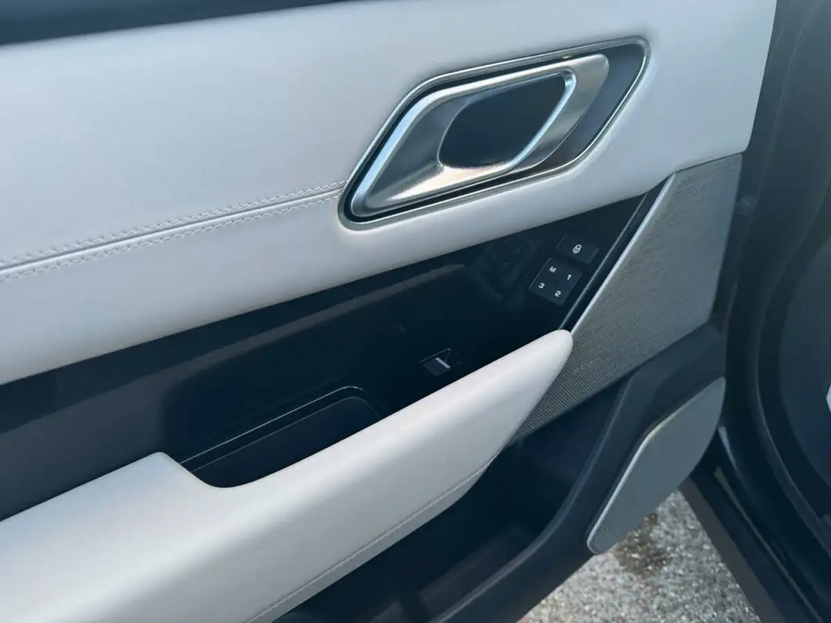 2018-land-rover-range-rover-velar-20-d240-r-dynamic-hse-big-20