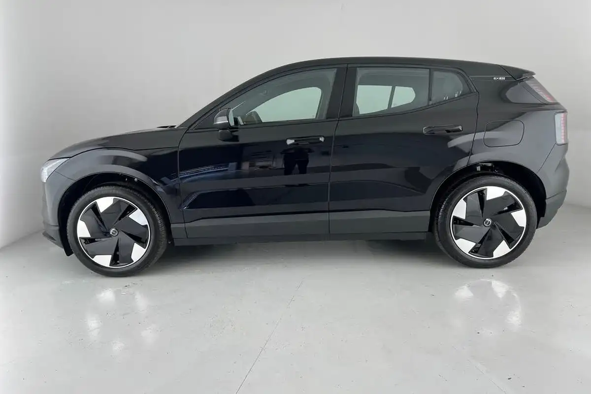 2024-volvo-ex30-e-single-motor-plus-extended-range-big-23