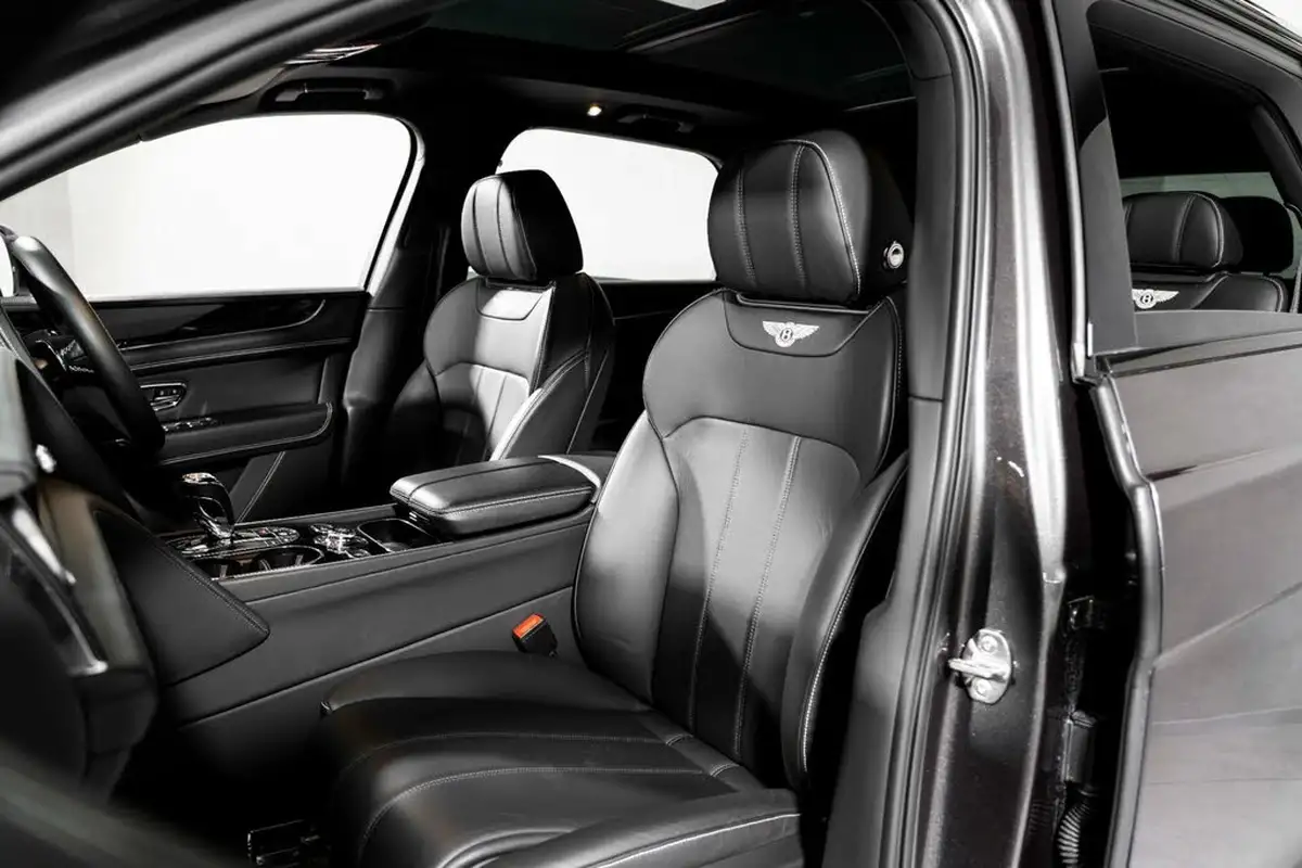 2019-bentley-bentayga-40-v8-big-16