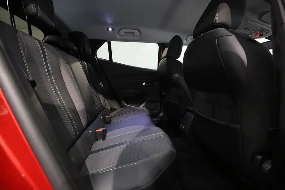2021-peugeot-2008-suv-12-puretech-allure-premium-130bhp-eat8-big-24