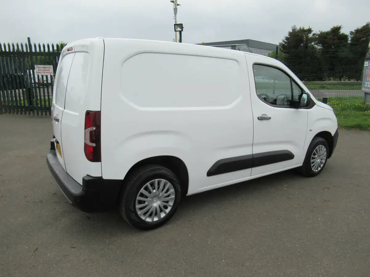 2021-citroen-berlingo-15bluehdi-650-enterprise-ss-big-11