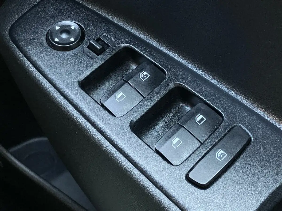 2022-hyundai-i10-12-se-connect-auto-big-17