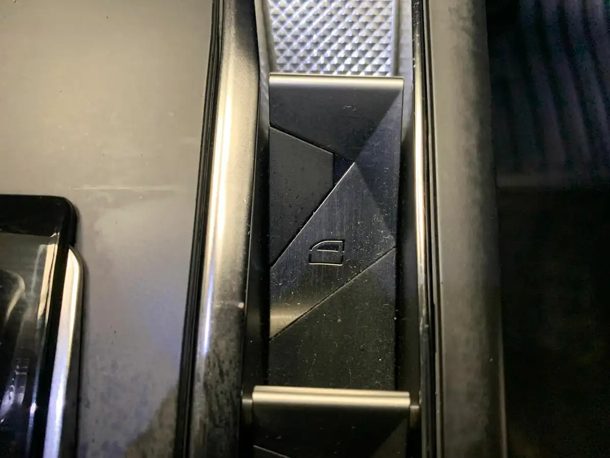 2019-ds-ds-3-crossback-12-puretech-prestige-130ps-eat8-big-13