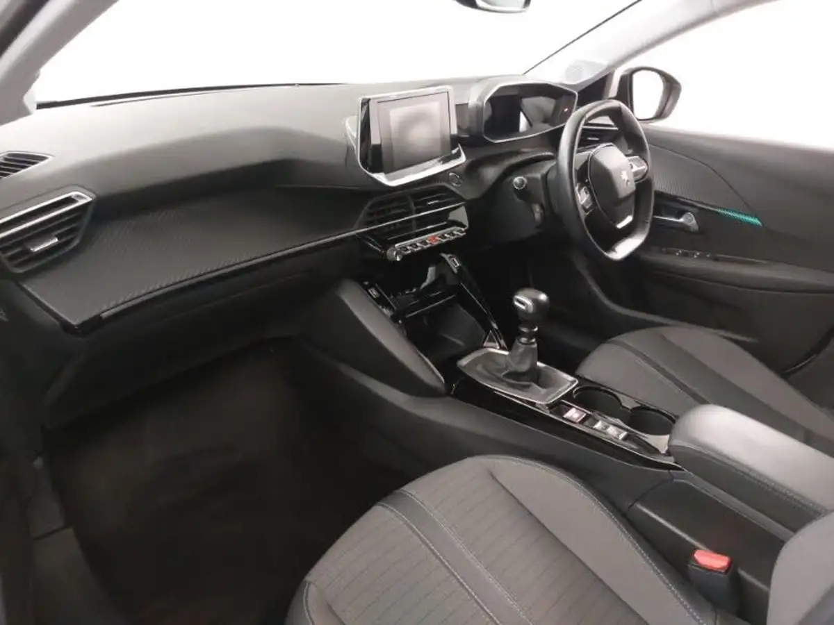 2021-peugeot-208-12-puretech-allure-premium-100bhp-big-4