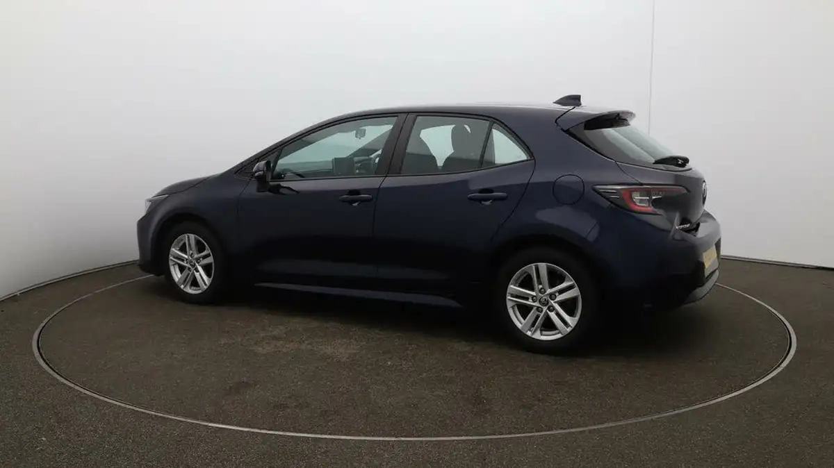 2022-toyota-corolla-18-vvt-i-icon-tech-trk-hatchback-5d-big-38