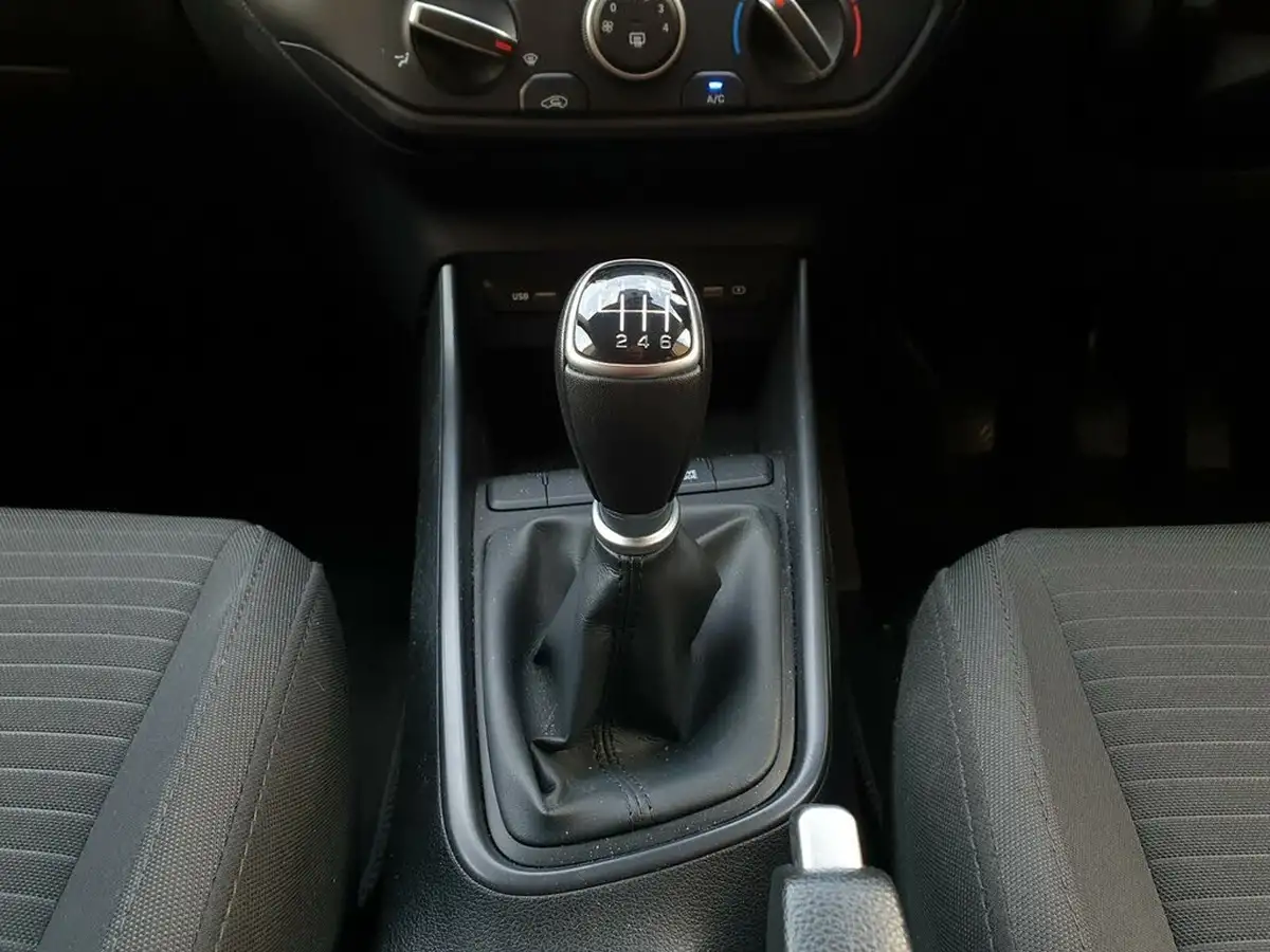 2022-hyundai-i20-10-t-gdi-element-big-14