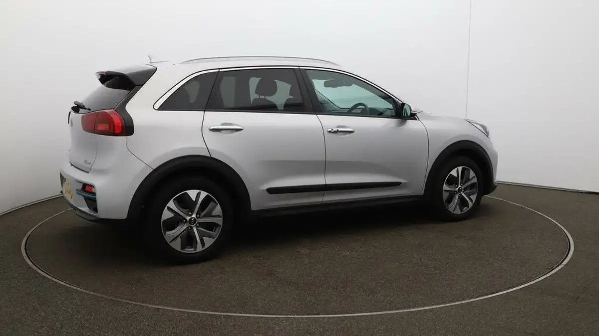 2021-kia-e-niro-ev-3-big-43